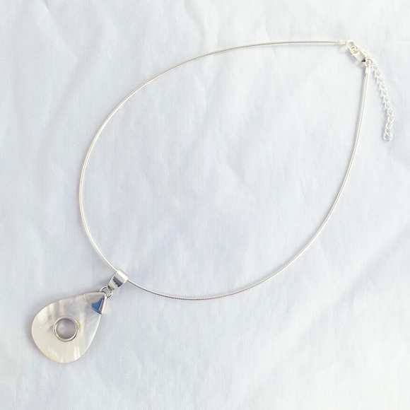 Mother of Pearl Sterling Silver Pendant - Picture 4 of 4